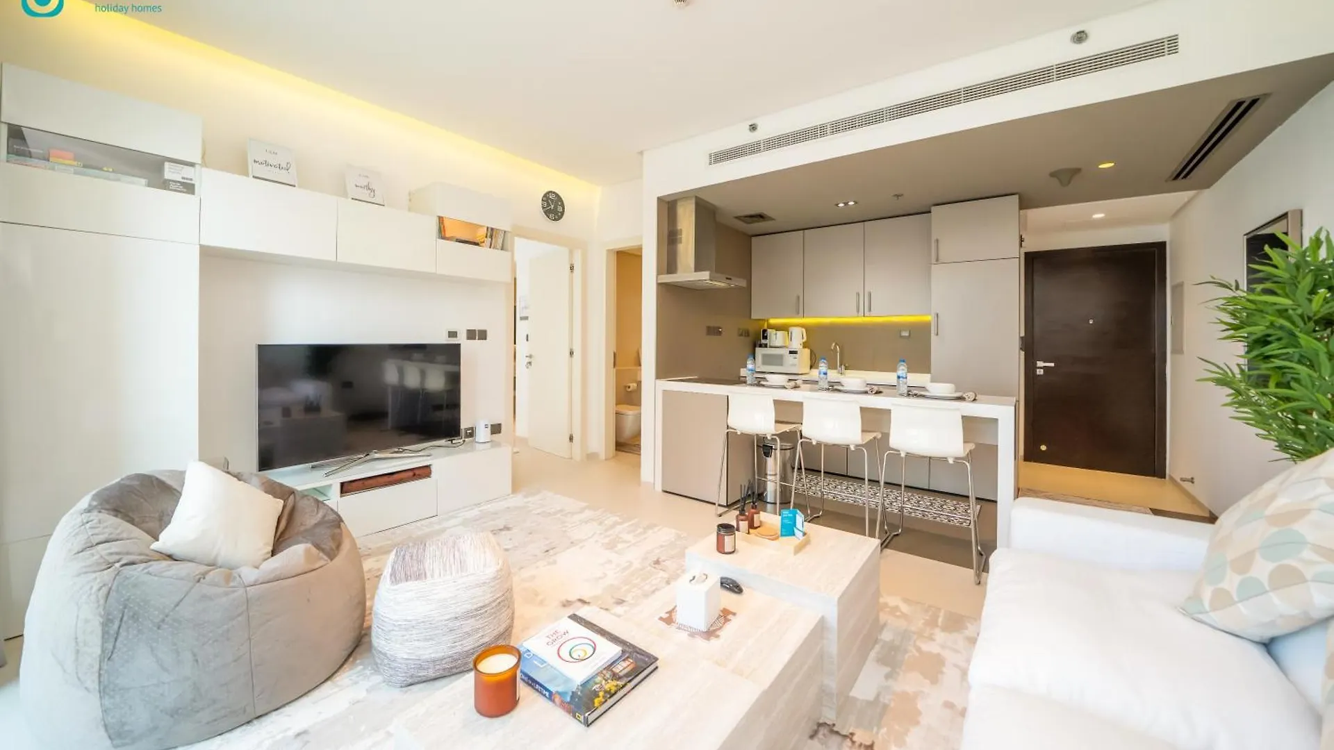Blue Breeze - Modern Apt With Partial Marina Views & Balcony Dubai