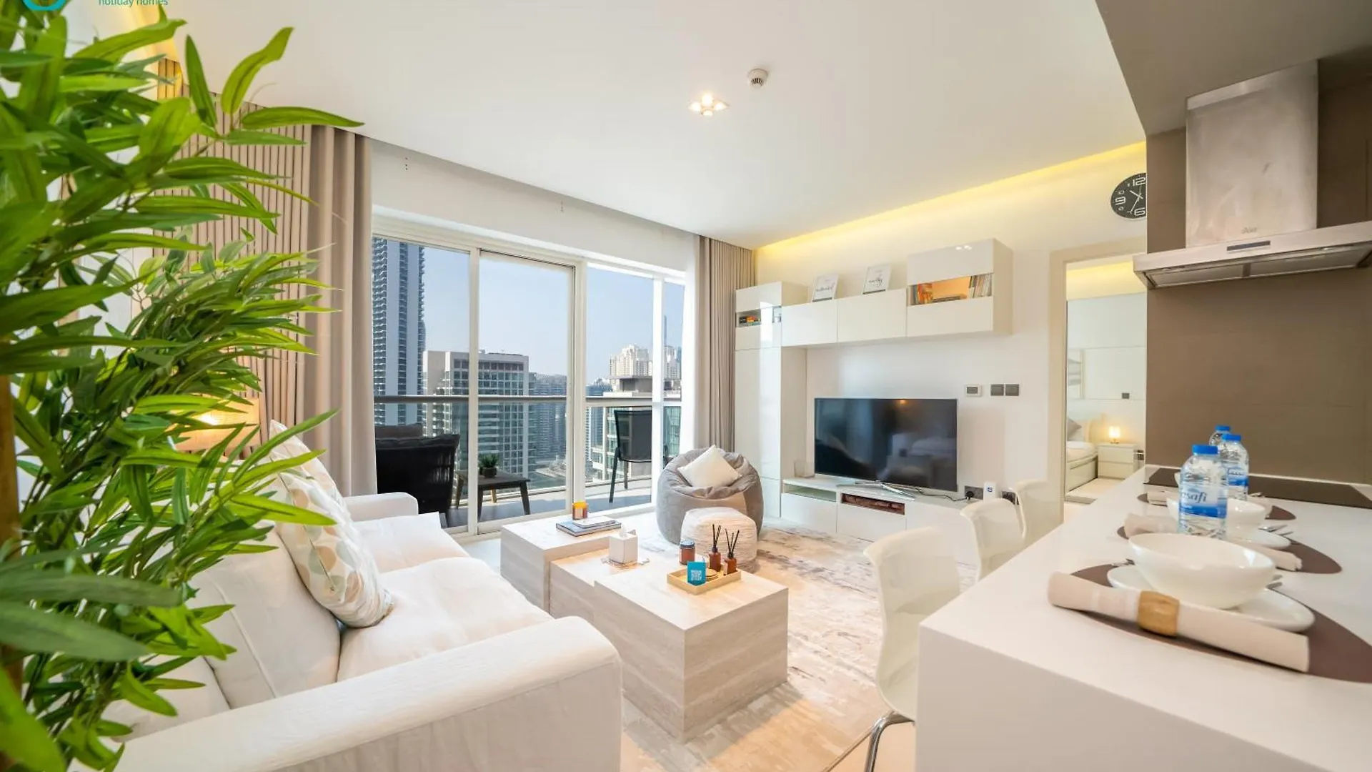 Blue Breeze - Modern Apt With Partial Marina Views & Balcony Dubai