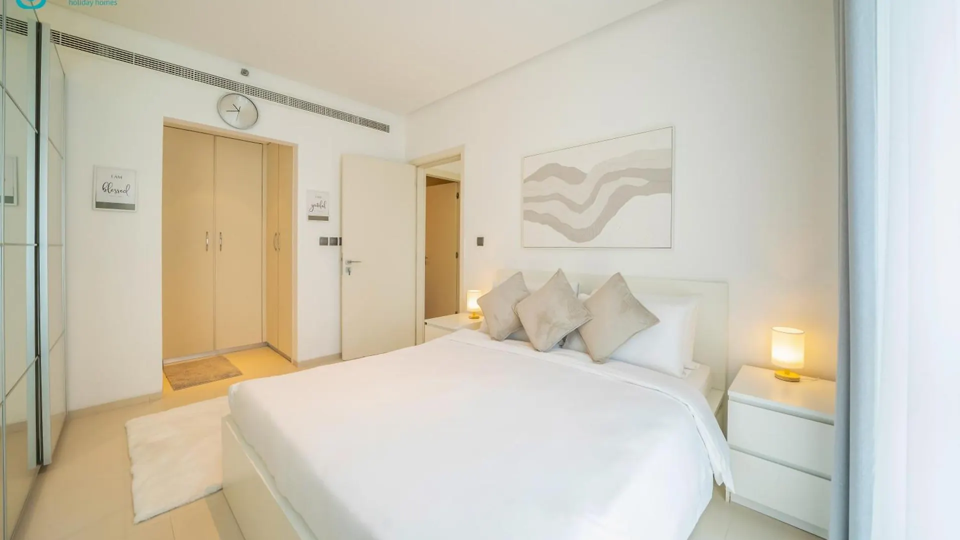 Blue Breeze - Modern Apt With Partial Marina Views & Balcony Dubai United Arab Emirates